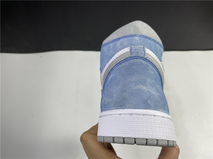 air jordan 1 high og hyper royal 555088-402